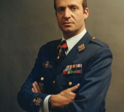 Fotografía Oficial de Su Majestad el Rey con uniforme del Ejército del Aire